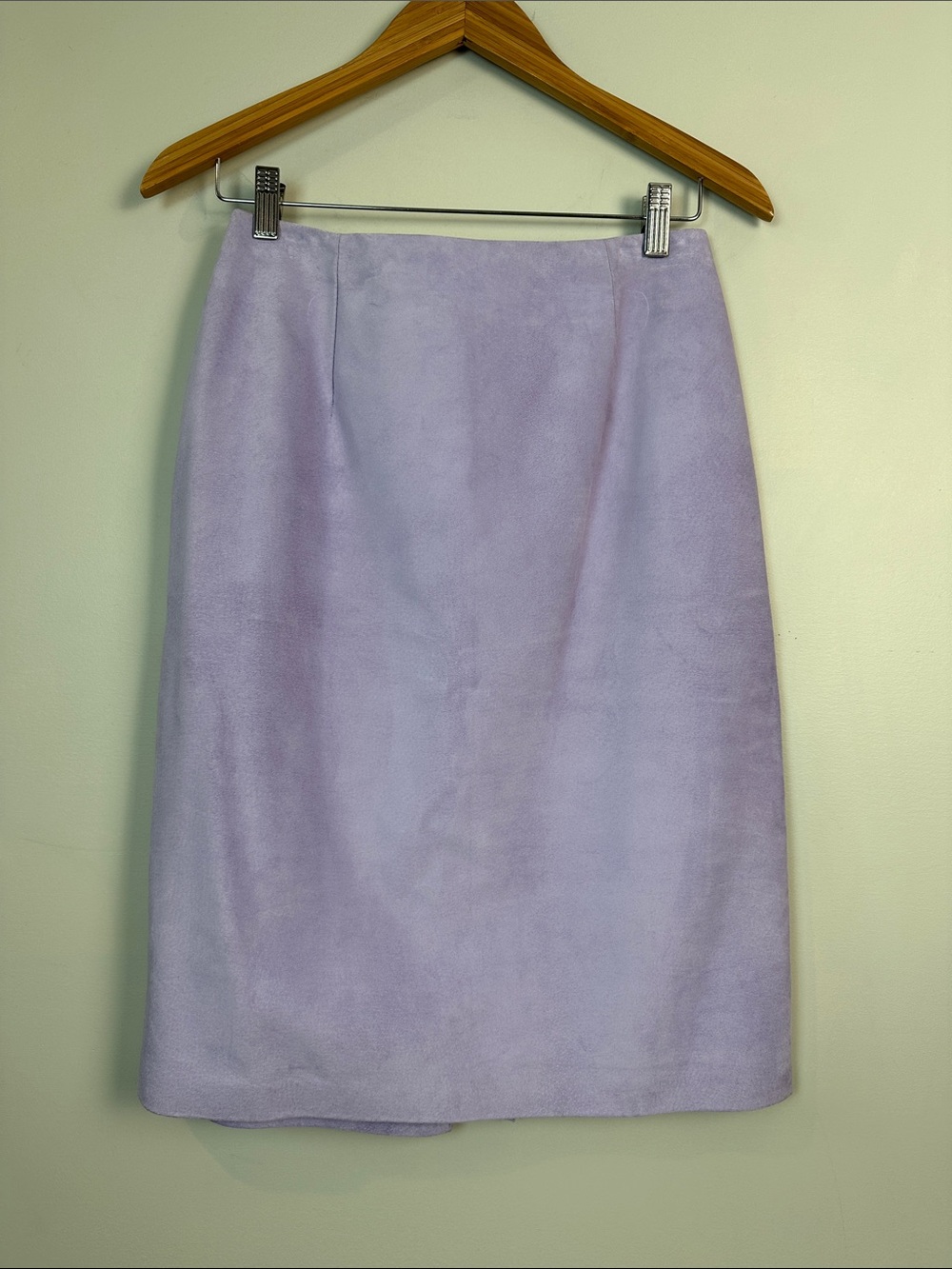 39. Danier suede lavender purple pencil skirt